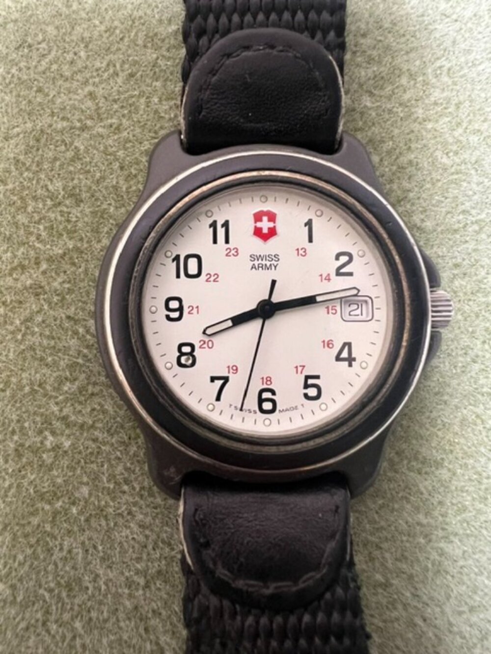 Vintage 90's Swiss Army Watch